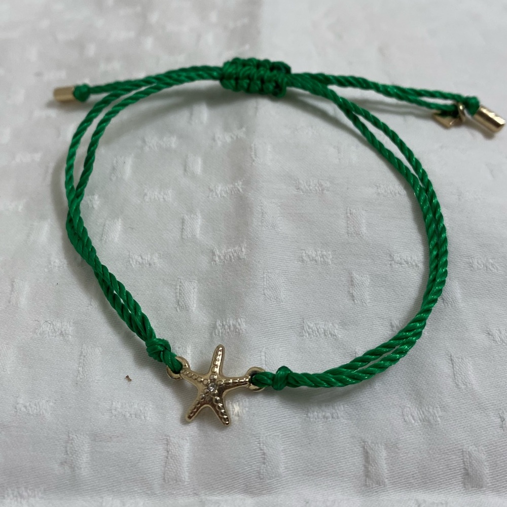 Cute green thread bracelet w/ gold starfish charm